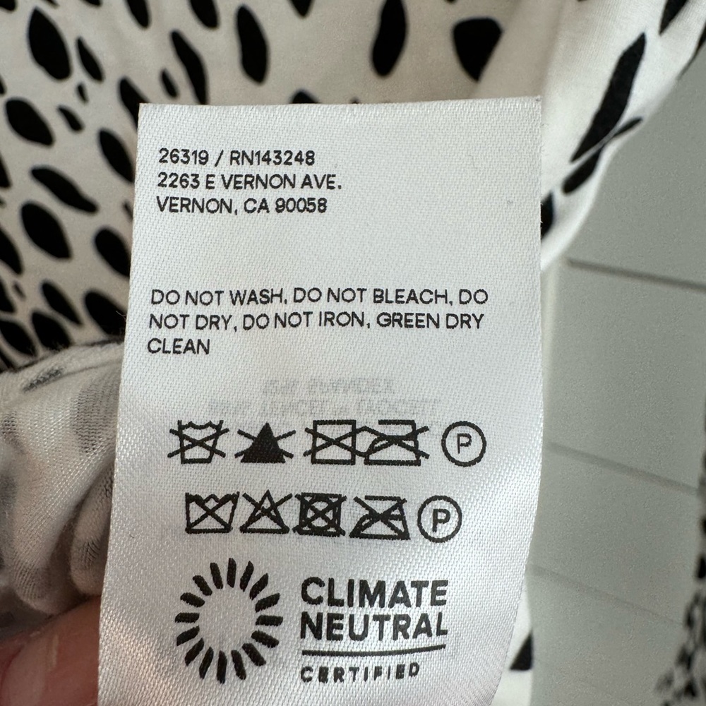 Reformation Black and White Speckled Mock Neck Top - Picture 8 of 10